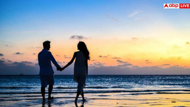 अगर कोई नौकरी का झूठा वादा करके, प्रमोशन का झूठा वादा करके या फिर अपनी पहचान छुपा कर महिला से शारीरिक संबंध बनाता है तो उसके खिलाफ भी कार्रवाई की जाती है.