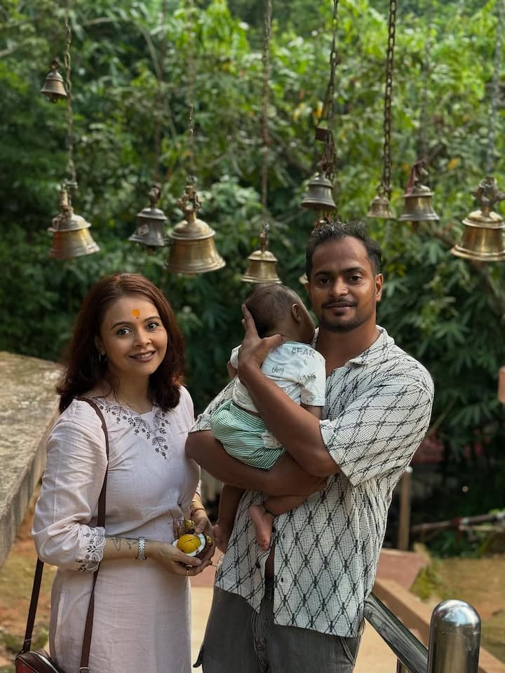 अब देवोलीना पति शहनवाज शेख के साथ असम में घूम रही हैं. वो लगातार फोटोज और वीडियोज शेयर कर रही हैं.