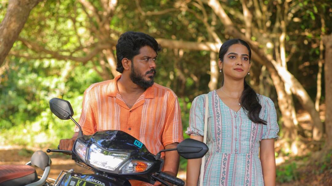 லவ்வர் படத்தில் நடிச்சதுக்காக திட்டுறாங்க..  அதுக்கு நான்தான் காரணமாம்.. பிரபல நடிகை ஓபன் டாக்