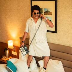 Panchayat के सहायक सचिव का डैशिंग लुक देख फैंस बोले- प्रहलाद चा का पैसा खूब उड़ाया जा रहा है