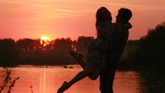 10 Romantic Travel Habits Every Honeymoon Couple Should Adopt (Before The Bickering Begins)