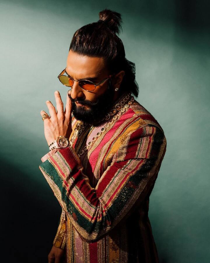 The makers wanted some fresh and energetic in this universe, so Ranveer has been approached, it is being said.