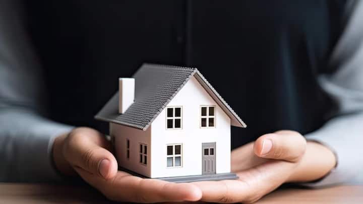 Property Registration: অনেকে ভাবেন যে বাড়ির বা জমির রেজিস্ট্রি করে নিলেই তাঁর মালিকানা নিজের নামে হয়ে যায়। কিন্তু এই নীতি এখন বদলে গিয়েছে।