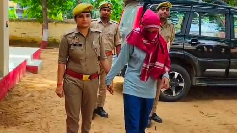 साहिबा से खुशी बनकर युवक को उतारा मौत के घाट, हत्या कर झाड़ियों में फेंक दी थी लाश Up kushinagar sahiba changed her name to khushi tiwari and murder indra kumar ann साहिबा से खुशी बनकर युवक को उतारा मौत के घाट, हत्या कर झाड़ियों में फेंक दी थी लाश