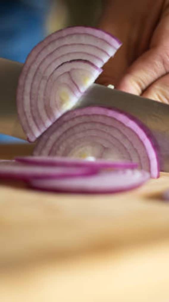 खाने के साथ कच्चा प्याज खाने से ठीक होती हैं ये बीमारियां