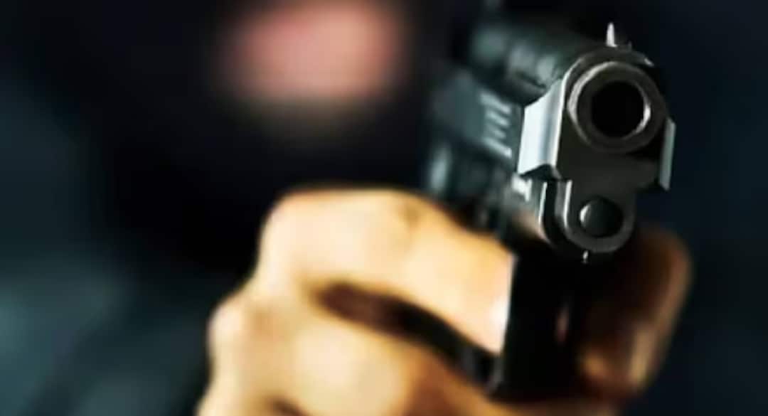 Manipur Violence Gunmen open fire on vehicle 4 killed in Churachandpur मणिपुर फिर हिंसा की आग में! चुराचांदपुर में गोलीबारी से मचा हड़कंप, 4 लोगों की मौत