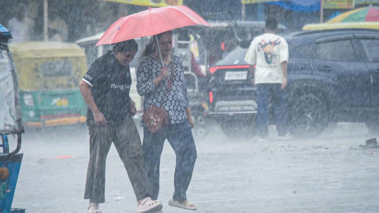 Bihar Weather Update Heavy Rain Alert Today in Gaya Nawada Rohtas and Aurangabad Mausam ANN Bihar Weather Today: आज से बिगड़ेगा मौसम! बिहार के 19 जिलों में बारिश की संभावना, अलर्ट जारी