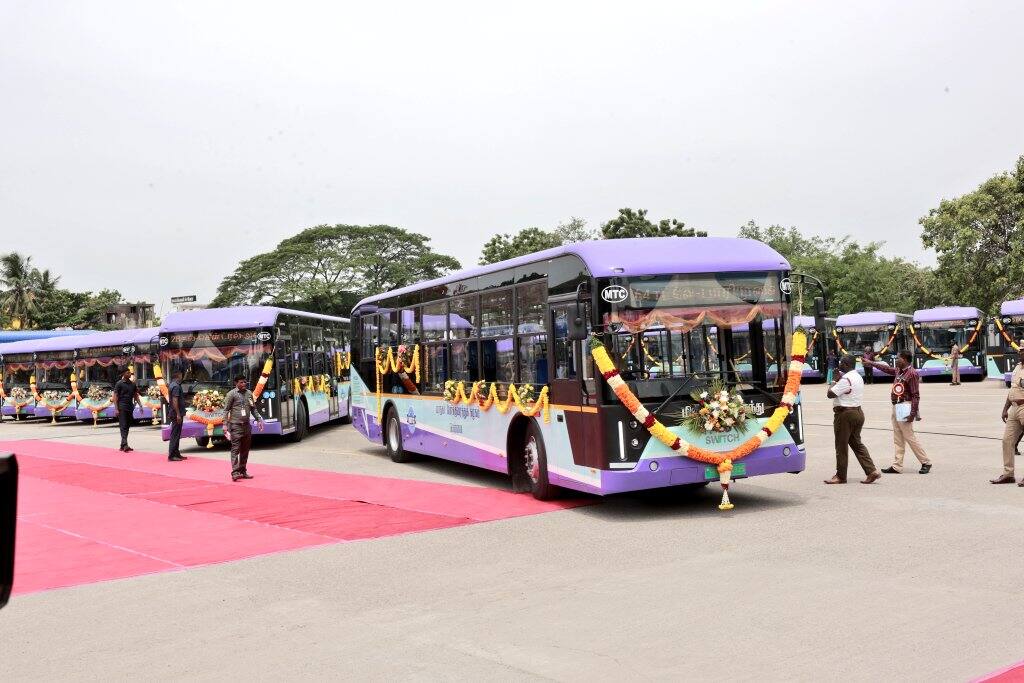 ஒரே ஒரு முறை சார்ஜ்... 250 கி.மீ.. சென்னைய கலக்கும் மின்சார பேருந்துகள்.. எந்தெந்த வழித்தடங்களில் இயக்கம்.. முழு விவரம்