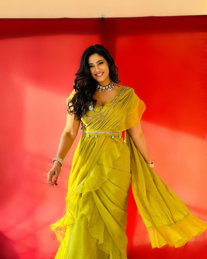 श्वेता तिवारी अपने काम से ज्यादा तो अपने लुक्स को लेकर ही चर्चा में रहती हैं. उनकी खूबसूरती को देख फैंस उनकी उम्र का अंदाजा ही नहीं लगा पाते हैं.