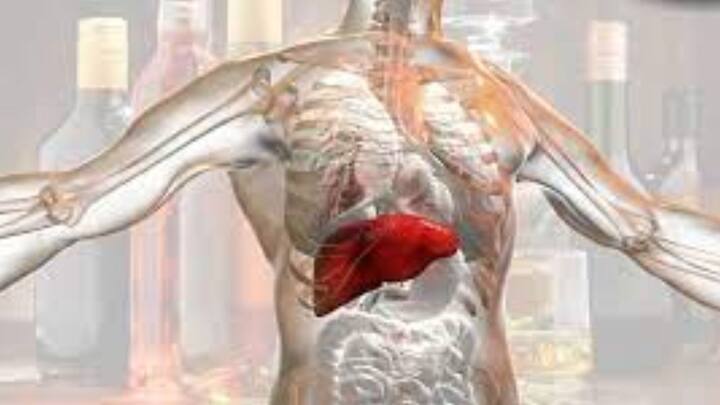 সাধারণত আমাদের ত্বক ও চোখে ভিতরে হলুদ ভাব এলে লিভারের একটি গুরুত্বপূর্ণ লক্ষণ বলে ধরে নেওয়া হয়। জন্ডিশ অনেকক্ষেত্রেই হেপাটাইটিস বা লিভার সিরোসিসের লক্ষণ হতে পারে।