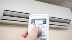 માત્ર ઓન-ઓફ માટે નથી AC નું રિમોટ, દરેક બટનમાં હોય છે શાનદાર ફિચર, 90% લોકો નથી જાણતા આ ફંક્શન વિશે