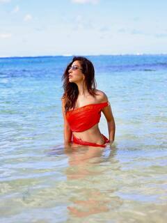 Sophie Choudry :  દરિયામાં બિકિનીમાં સોફી ચૌધરીએ આપ્યા કાતિલ પોઝ, બોલ્ડ તસવીરો વાયરલ