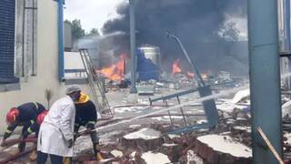 केमिकल फॅक्टरीमध्ये अणुभट्टी युनिटमध्ये भीषण स्फोटात 10 कामगारांचा मृत्यू, 20 जखमी; कामगार 100 मीटरवर उडून पडले