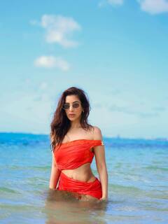 Sophie Choudry :  દરિયામાં બિકિનીમાં સોફી ચૌધરીએ આપ્યા કાતિલ પોઝ, બોલ્ડ તસવીરો વાયરલ