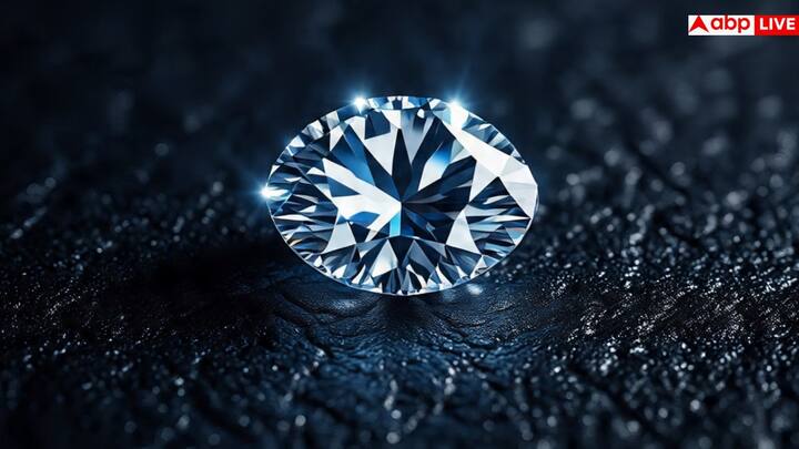 रिपोर्ट्स के अनुसार, साल 1896 तक भारत पूरी दुनिया में एक मात्र हीरे का स्रोत था, जहां से हीरा पूरी दुनिया में जाता था. इन्हीं रिपोर्ट्स में इस बात का जिक्र है कि भारत में 1000 बीसी पूर्व हीरे की खोज हो गई थी.