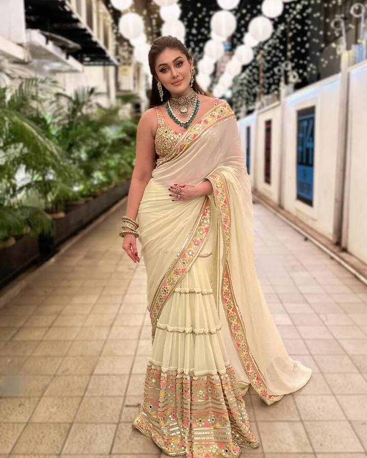 शेफालीचा मृत्यू हृदयविकाराच्या झटक्याने झाला. अवघ्या 42 व्या वर्षी तिनं या जगाचा निरोप घेतल्यानं हळहळ व्यक्त होत आहे.