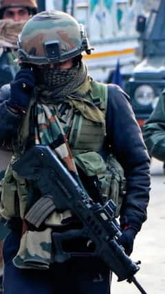 RAW मध्ये कशी मिळते नोकरी?