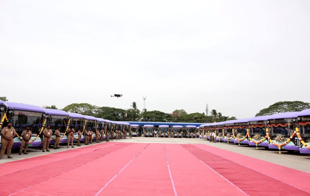 ஒரே ஒரு முறை சார்ஜ்... 250 கி.மீ.. சென்னைய கலக்கும் மின்சார பேருந்துகள்.. எந்தெந்த வழித்தடங்களில் இயக்கம்.. முழு விவரம்