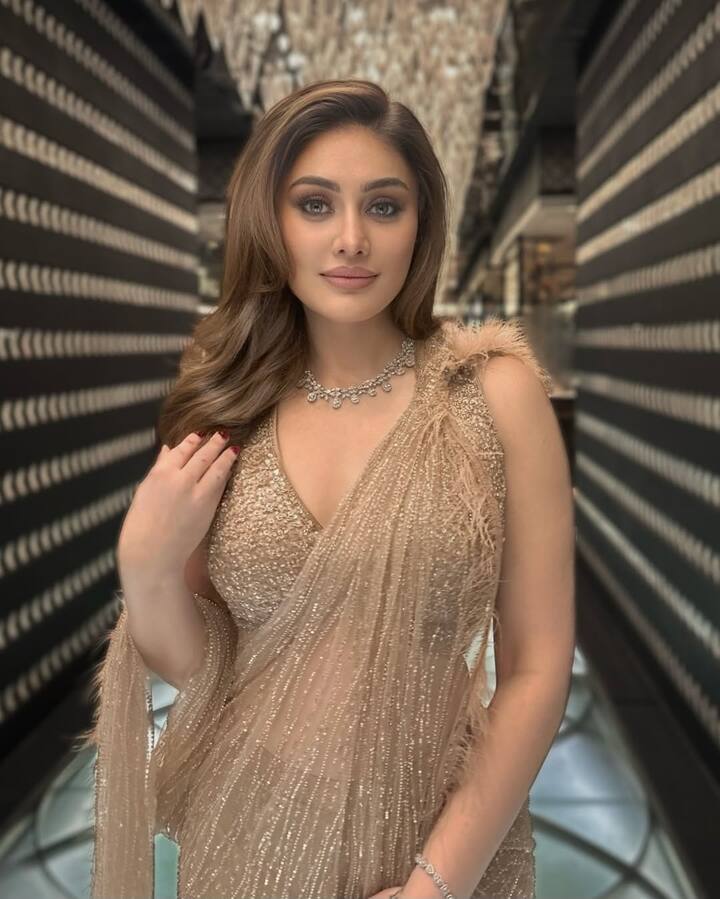 शेफाली जरीवाला ही बॉलीवूड इंडस्ट्रीतील ग्लॅमडॉल आणि फिटनेस फ्रीक म्हणून प्रसिद्ध होती.