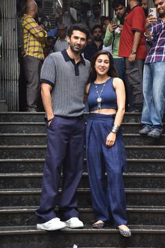 Metro In Dino: सारा अली खान संग आदित्य रॉय कपूर ने किया मुंबई मेट्रो का सफर, स्टाइलिश लुक में दिए पोज