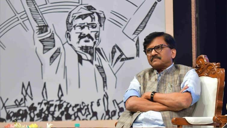 'क्या देवेंद्र फडणवीस को इतनी भी जानकारी नहीं कि...', किस बात पर भड़क गए संजय राउत? Shiv Sena UBT Sanjay Raut Targets CM Devendra Fadnavis after BJP Attacks Uddhav Thackeray 'क्या देवेंद्र फडणवीस को इतनी भी जानकारी नहीं कि...', किस बात पर भड़क गए संजय राउत?