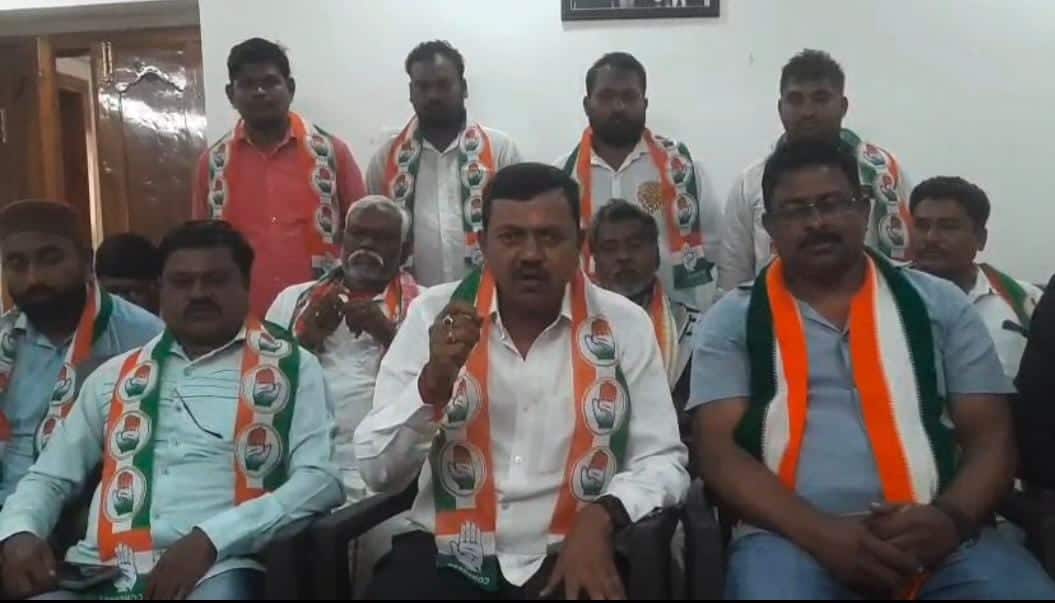 Sirpur Politics: ప్రజా సమస్యలపై ప్రశ్నిస్తే సస్పెండ్ చేస్తారా? మంత్రి సీతక్కపై రావి శ్రీనివాస్ ఆగ్రహం