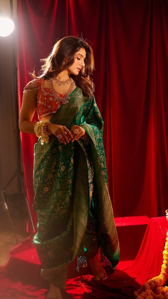 नऊवारी साडीत नेहा खानचा झकास लूक!