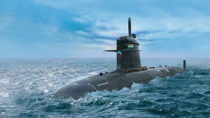 Why Submarines Are Rust Proof: कोई भी आम लोहे में पानी और हवा के संपर्क में आने से जंग लग जाती है, लेकिन पनडुब्बी और वॉरशिप में ऐसा नहीं होता है. आखिर इसमें क्या मैटिरियल लगाते हैं.