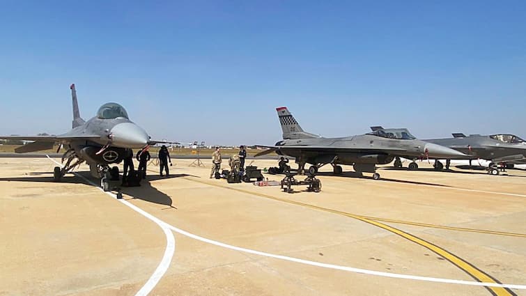 क्या NATO पर हमला करने वाला है रूस? नॉर्वे ने इस देश में तैनात कर दिया सबसे खतरनाक F-35 फाइटर ज क्या NATO पर हमला करने वाला है रूस? नॉर्वे ने इस देश में तैनात कर दिया सबसे खतरनाक F-35 फाइटर ज