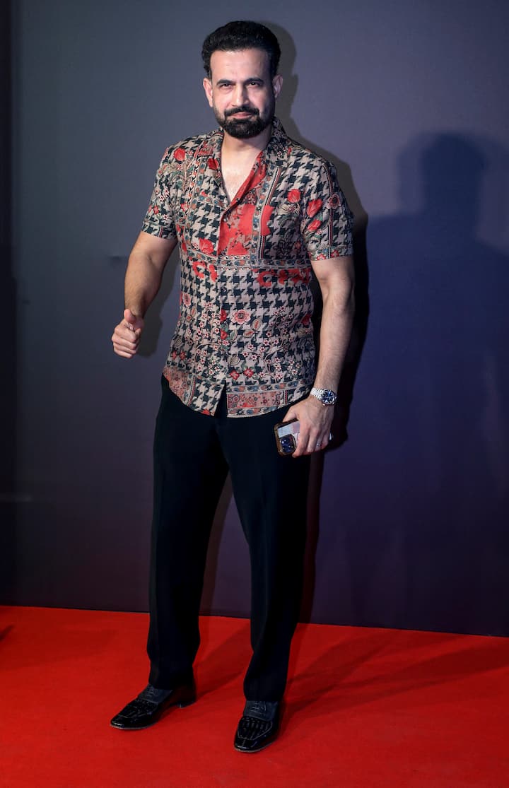 इरफान ने अपने यूट्यूब चैनल पर कहा, “अगर बुमराह नहीं होते हैं, तो उनकी जगह टीम में किसे आना चाहिए? आकाश दीप, नेट्स में जो भी देखा गया है, ऐसा लग रहा है कि वो लय में हैं. मुझे लगता है कि वह शमी के जैसे गेंदबाज हैं.”