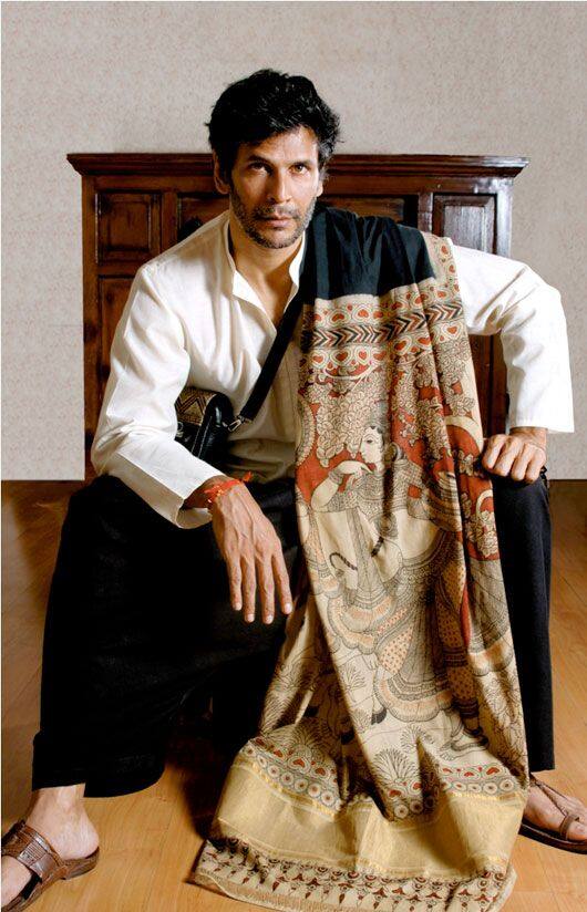 Milind Soman is 59 years old. But after seeing their fitness, people are unable to find out their age. After all, what is the secret of their fitness?