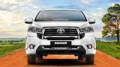 Toyota Innova Crysta की क्या है कीमत? EMI पर खरीदेंगे तो कितनी होनी चाहिए सैलरी