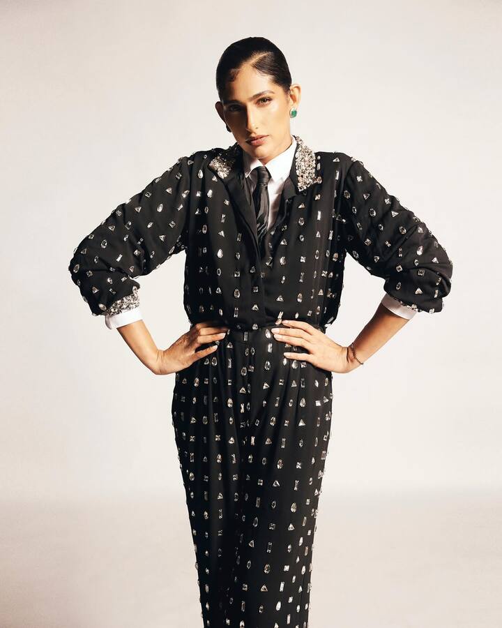 कुब्रा ने अपनी लाइफ में अपने पेरेंट्स के रिश्ते को भी बिखरते हुए देखा है. हालांकि, उन्होंने हार नहीं मानी और हिम्मत करके आगे बढ़ती रहीं.