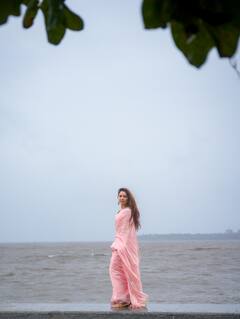 ये है बॉम्बे मेरी जान... हे फोटो पाहून तुम्ही सोनाली आणि मुंबईच्या प्रेमात नक्की पडाल!