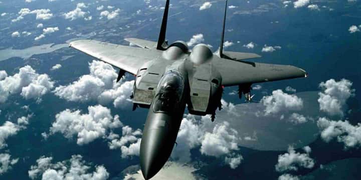 After this, F-15EX Eagle II, which has the ability to carry the most weapons compared to any other fighter. It can cause havoc by entering the enemy's area at a speed of Mac 2.5 without stealth. At the same time, F-16 Fighting Falcon is still the most used fighter jet in the world and due to continuous upgrade, it is maintaining its utility.