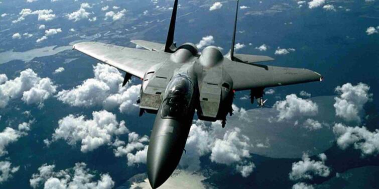 After this, F-15EX Eagle II, which has the ability to carry the most weapons compared to any other fighter. It can cause havoc by entering the enemy's area at a speed of Mac 2.5 without stealth. At the same time, F-16 Fighting Falcon is still the most used fighter jet in the world and due to continuous upgrade, it is maintaining its utility.