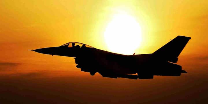 At number nine is America's F/A-18e/F Super Hornet, which is the major fighter aircraft of the Navy and is capable of traveling long distances with heavy payloads. India's pride in this list, France -made Rafael, is present at tenth place. Rafael is designed with the 'omnirol' design that enables it together for all types of war missions. Its electronic warfare capacity, sensor fusion and balanced performance make it a reliable fighter.