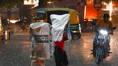 यूपी में 22 जिलों में भारी से भारी बारिश का अलर्ट, बिजली गिरने की भी चेतावनी, आपके शहर का मौसम