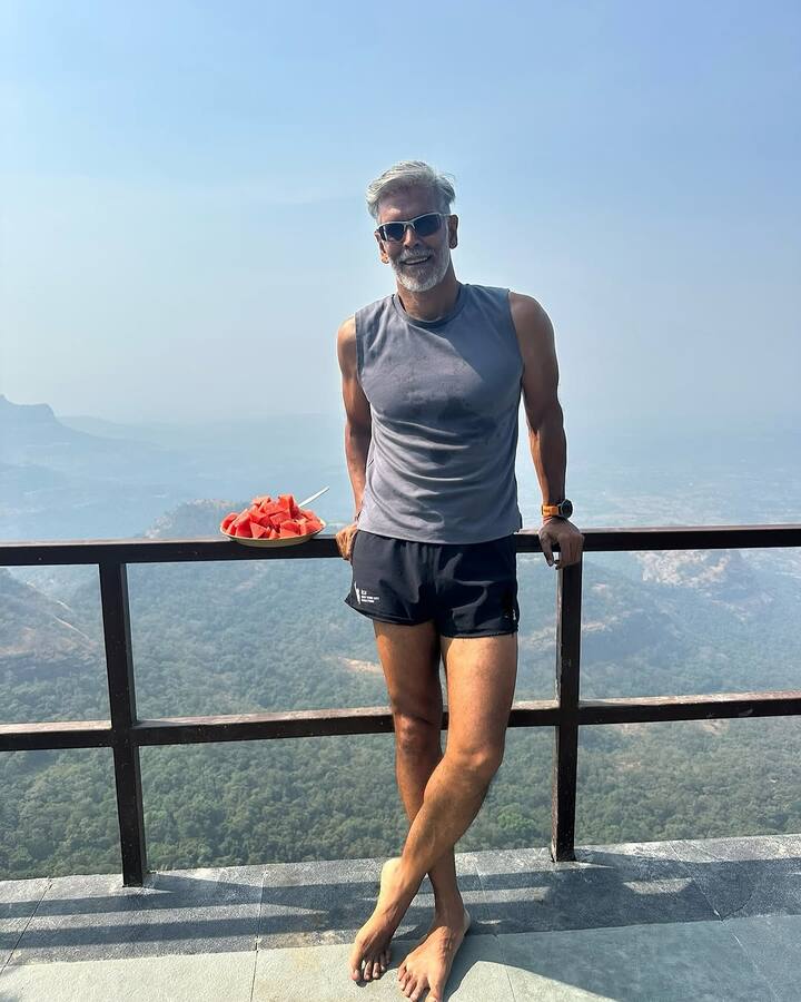 Along with this, he believes that sleeping for a long time is harmful. Therefore, they get up early in the morning and run, which also increases their stamina rapidly. Along with running, his daily routine includes workouts.