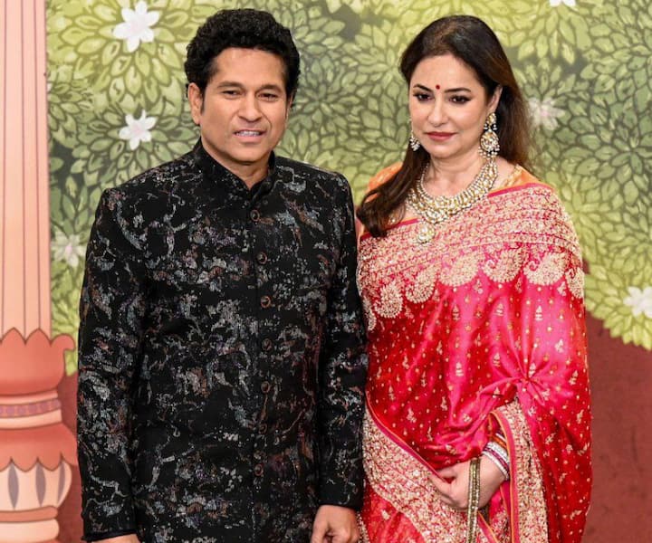 सचिन तेंदुलकर की पत्नी, जिसे क्रिक्ट का देवता कहा जाता है, एक डॉक्टर भी है। सचिन की पत्नी का नाम अंजलि तेंदुलकर है, जो एक बाल रोग विशेषज्ञ है। वह एक बाल चिकित्सक है।