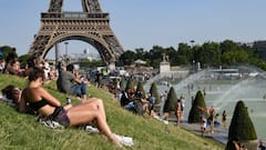 Heatwave Sweeps Europe: France On Rare Red Alert, Eiffel Tower Shuts, Wildfires Rage In Turkiye & Greece