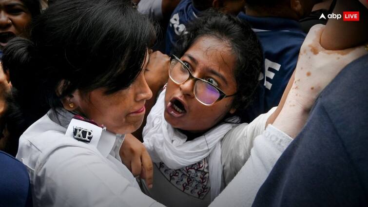 Kolkata Law Student Sexual Assault Case West Bengal Police warns not to reveal Victims identity BJP Supporters Protest Kasba Rape Incident कोलकाता लॉ छात्रा गैंगरेप केस: 'पीड़िता की पहचान उजागर करना अपराध', बंगाल पुलिस ने चेताया