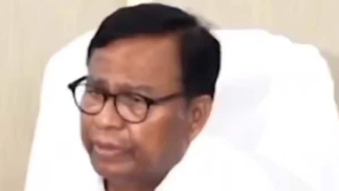 ips-officer-break-legs-comment-controversy Odisha IPS Officer Caught On Video Allegedly Telling Cops To 'Break Legs' Of Protesters