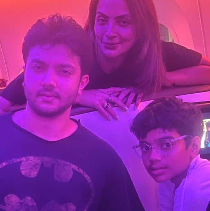 Let us tell you that in Netflix's reality show 'Fabulus Wife Verses Bollywood Wifes', Seema revealed after divorce from Sohail that she is not single, she has now come into a relationship. Seema is dating a businessman Vikram Ahuja.
