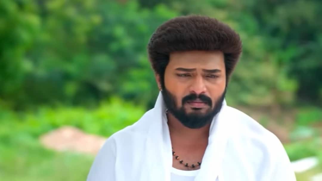 zee tamil karthigai deepam 1st july 2025 today episode update here know update here கொள்ளி வைத்த கார்த்தி.. சாமுண்டீஸ்வரிக்கு தெரிந்த உண்மை - கார்த்திகை தீபத்தில் விறுவிறுப்பு