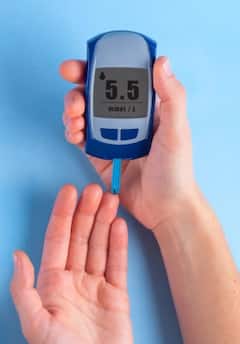 ડાયાબિટીસને કંટ્રોલમાં રાખવા માટે રાત્રે આ 5 આદતો અપનાવો