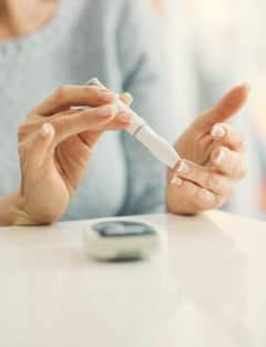 ডায়াবেটিস নিয়ন্ত্রণে রাখা নিয়ে চিন্তা ? এই Dry Fruit-গুলি কেন আছে !