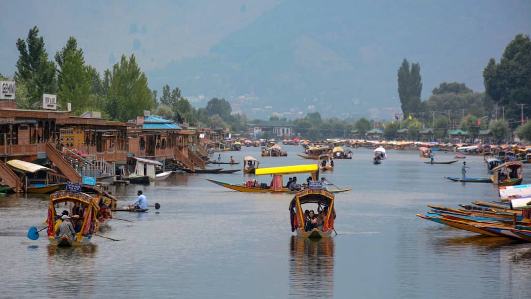 J&K Weather: Srinagar Experiences Hottest June Since 1978, Qazigund Warmest In Over 50 Years J&K Weather: Srinagar Experiences Hottest June Since 1978, Qazigund Warmest In Over 50 Years J&K Weather: Srinagar Experiences Hottest June Since 1978, Qazigund Warmest In Over 50 Years