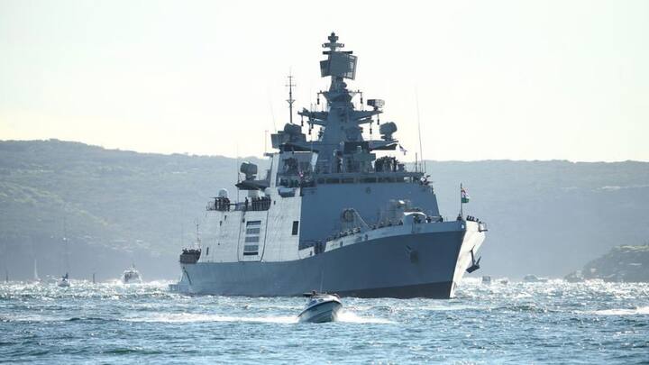 समुद्र में इन पनडुब्बियों और जहाजो को सुरक्षित रखने के लिए बहुत ध्यान दिया जाता है. इसमें लगने वाले सामान, कोटिंग और सिक्योरिटी की जांच होती है.