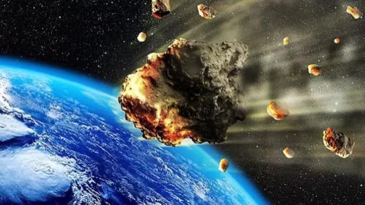 30 जून 1908 को साइबेरिया के तुंगुस्का नदी के पास एक दूर जंगल के ऊपर आसमान में बड़ा विस्फोट हुआथा. माना जाता है कि लगभग 50 से 100 मीटर चौड़े आग के गोले ने लगभग 2000 वर्ग किलोमीटर का जंगल खत्म कर दिया था.